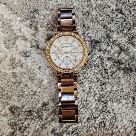 Michael Kors Rose Gold Watch main image 5
